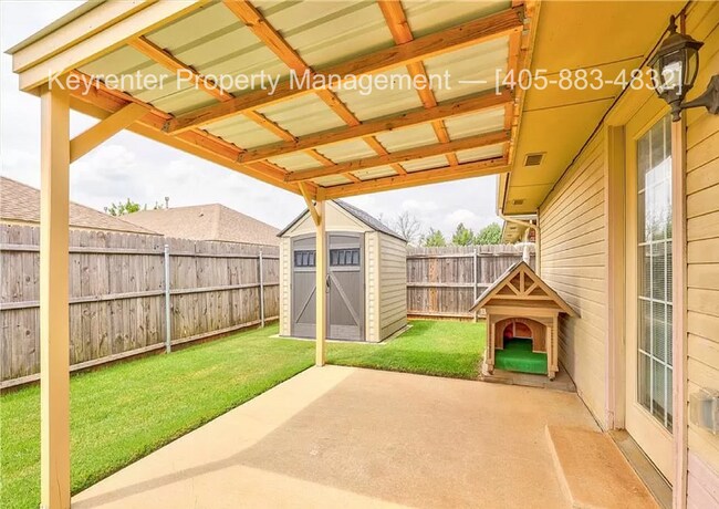 Building Photo - Gorgeous 3 bedroom 2 Bath and 2 Car Home in the Heart of Yukon