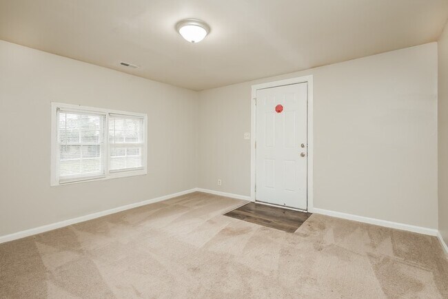Building Photo - Great Home in West Ashley