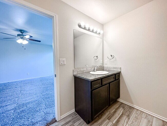 Building Photo - 3/2/2 Home in Windstone!