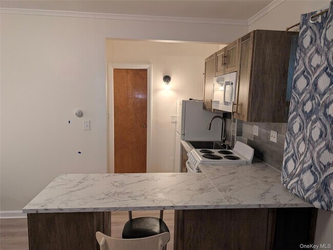 Building Photo - 1751 US-6