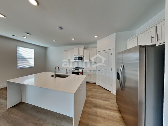 Building Photo - 9668 Harkes Dr