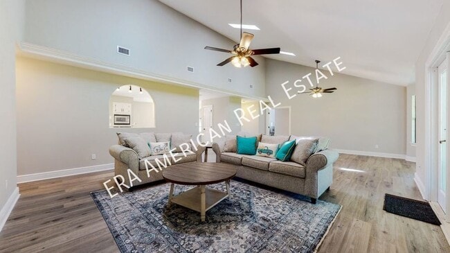 Building Photo - 18 Meigs Dr