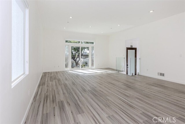 Building Photo - 1039 E Santa Anita Ave