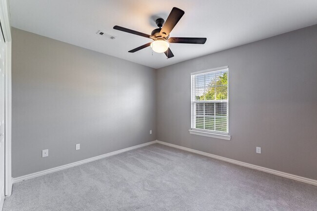 Building Photo - Centerton Sanctuary: 3-Bedroom, 2-Bathroom Rental with Expansive Backyard