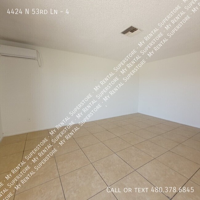 Building Photo - 4424 N 53rd Ln