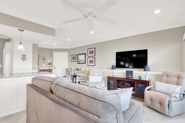 Building Photo - 1605 S US Hwy 1