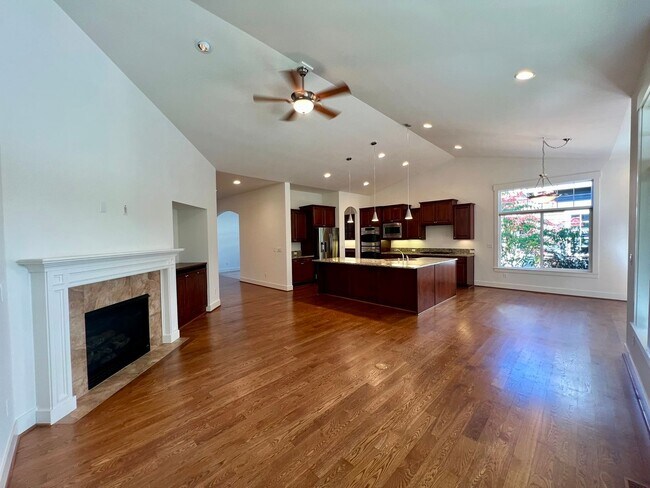 Building Photo - PENDING APPLICATION; Spacious Home on Golf Course  - All Bedrooms En Suite