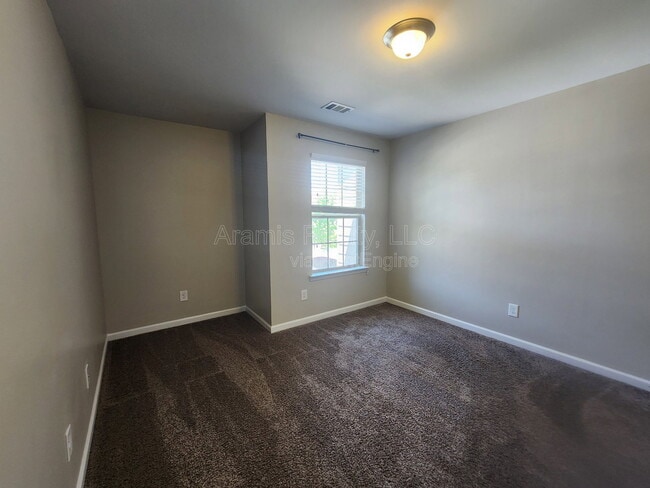 Building Photo - 7601 Summer Berry Ln