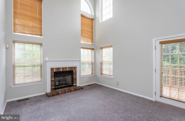 Building Photo - 105 Farrington Ct