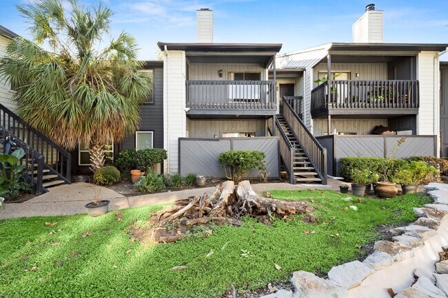 Building Photo - 9009 Richmond Ave.