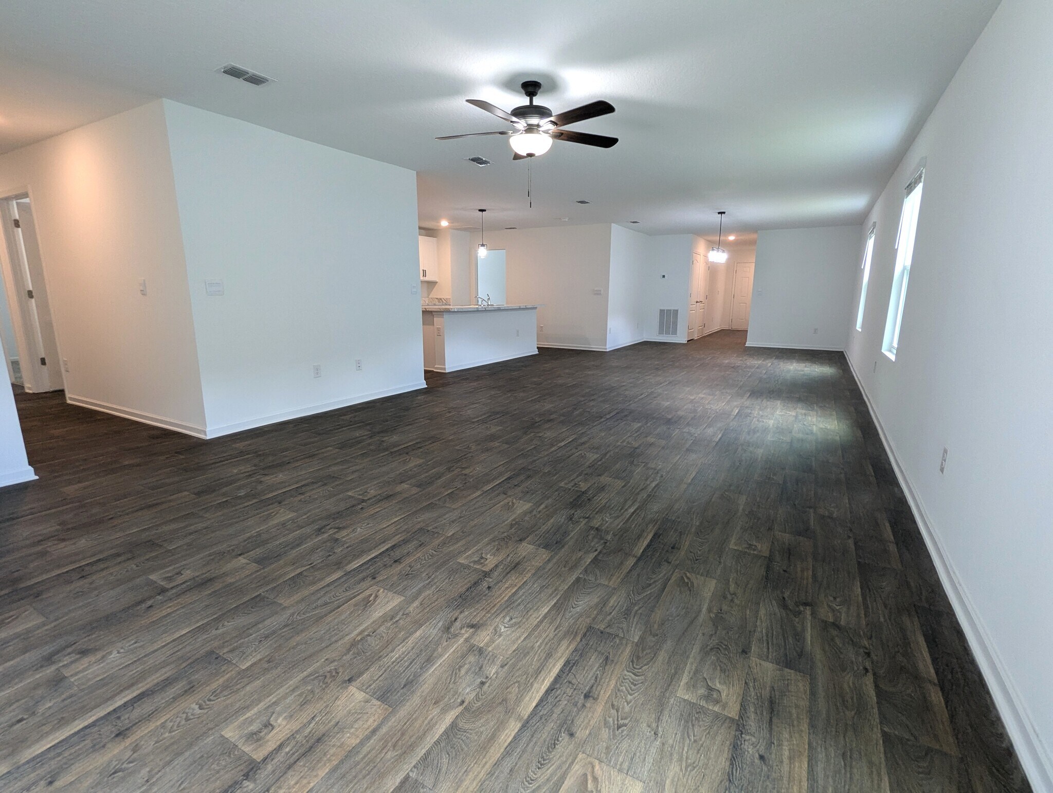 Building Photo - 137 Encanto Way