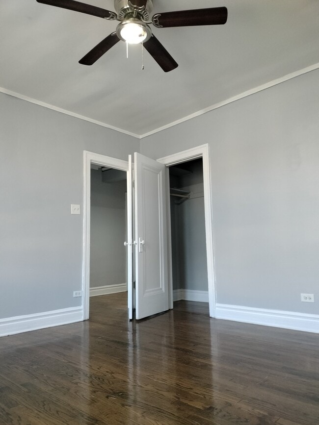 Building Photo - 8000 S Hermitage Ave