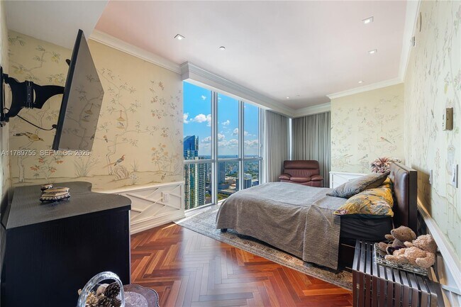 Building Photo - 1100 Biscayne Blvd