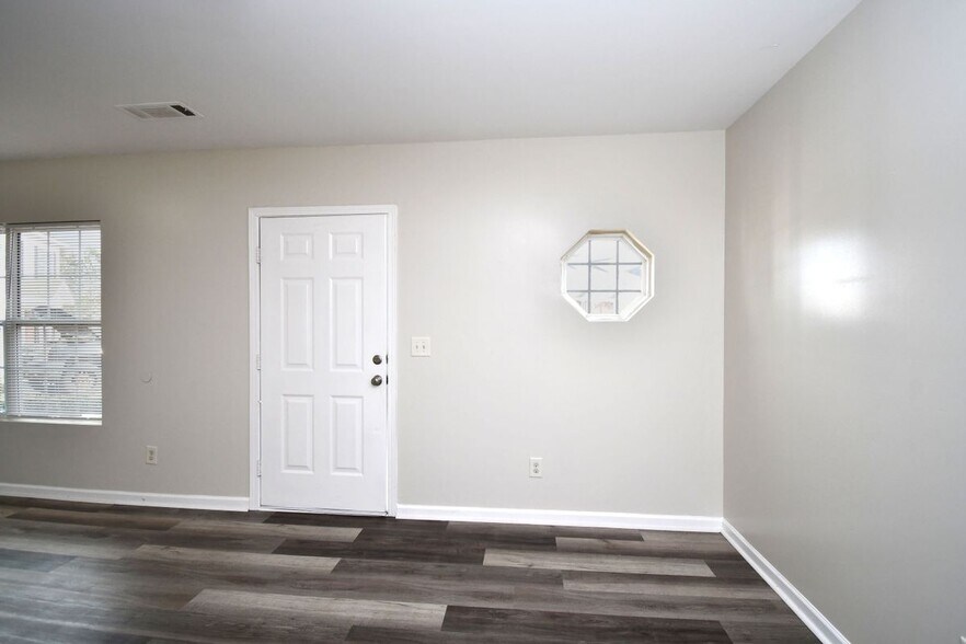 Building Photo - 639 Mill Stone Bluff