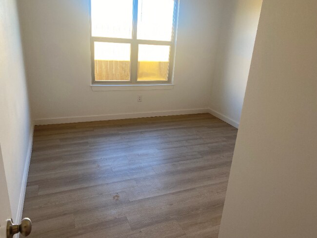 Building Photo - 5537 Itasca St