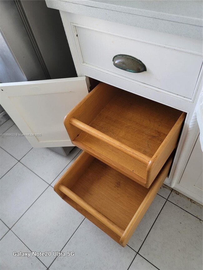 Building Photo - 2219 Polk St