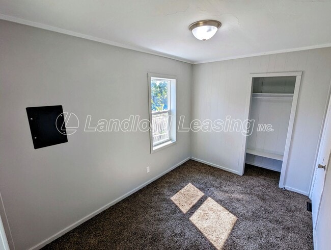 Building Photo - Move-In Ready 3-Bedroom Ranch with Modern Updates