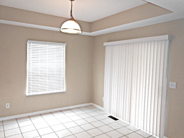 Building Photo - 6185 Champions Dr