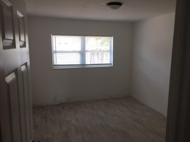 Building Photo - Remodeled 3 bedroom / 2 bath in Coquina Ke...