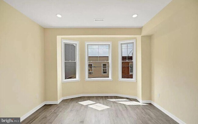 Building Photo - 1439 S Taylor St