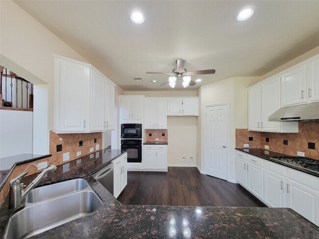 Building Photo - 26307 Langdon Ct