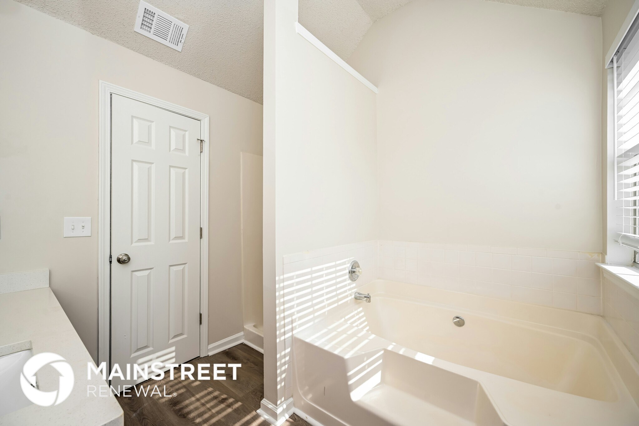 Building Photo - 4610 Idlewood Park