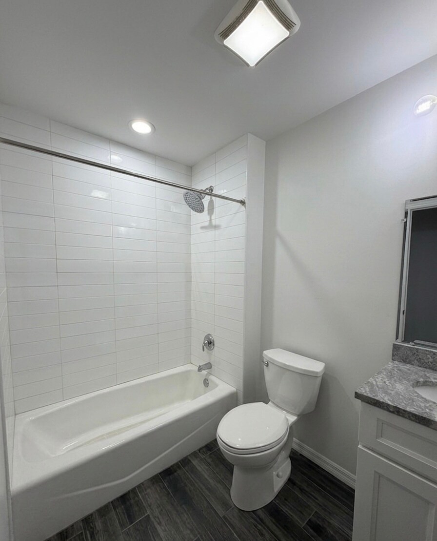 Building Photo - 61 Chestnut St