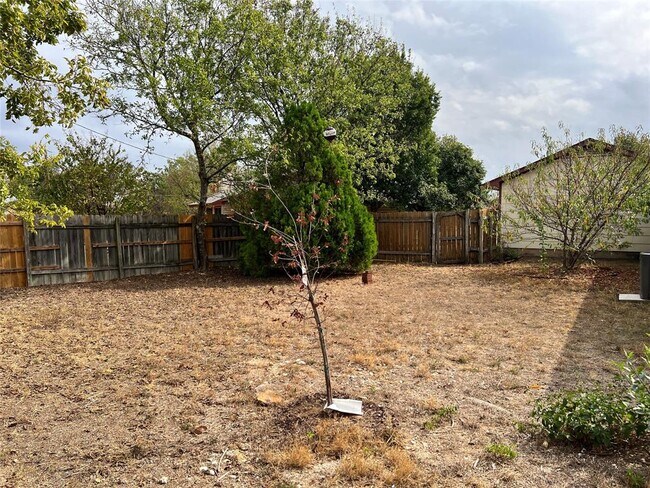 Building Photo - 16202 Edgerly Ct
