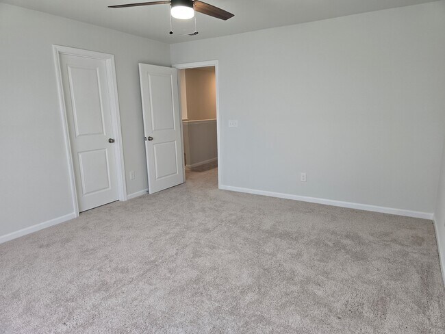 Building Photo - 2298 Beechwood Vw Dr
