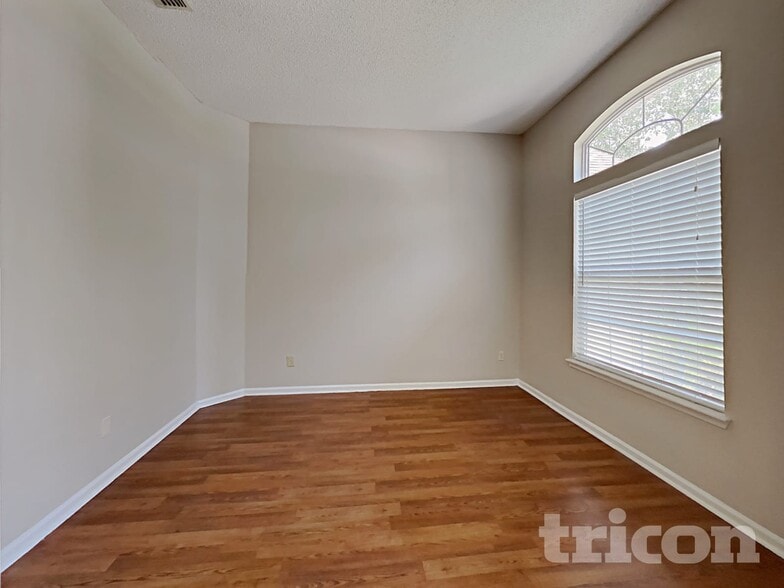 Building Photo - 522 Jimbay Dr