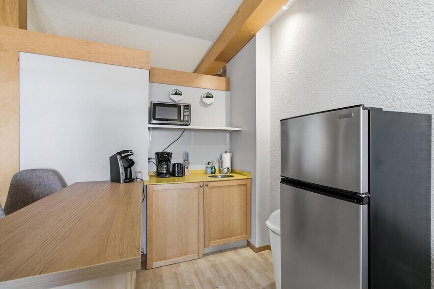 Building Photo - 101 Palm Harbor Pky