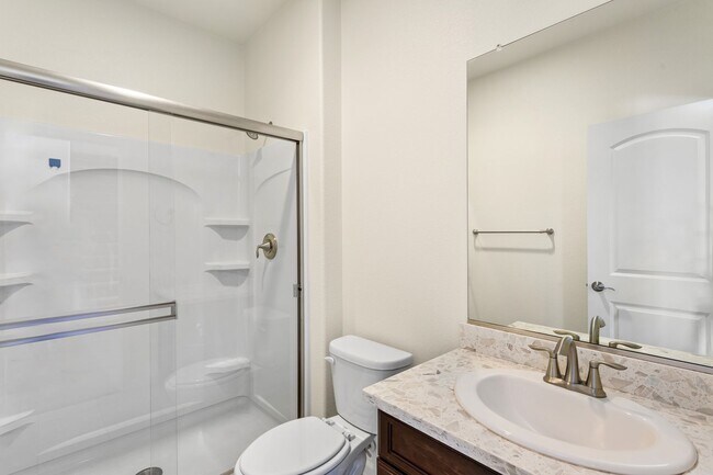 Building Photo - Gorgeous home in Roseville!