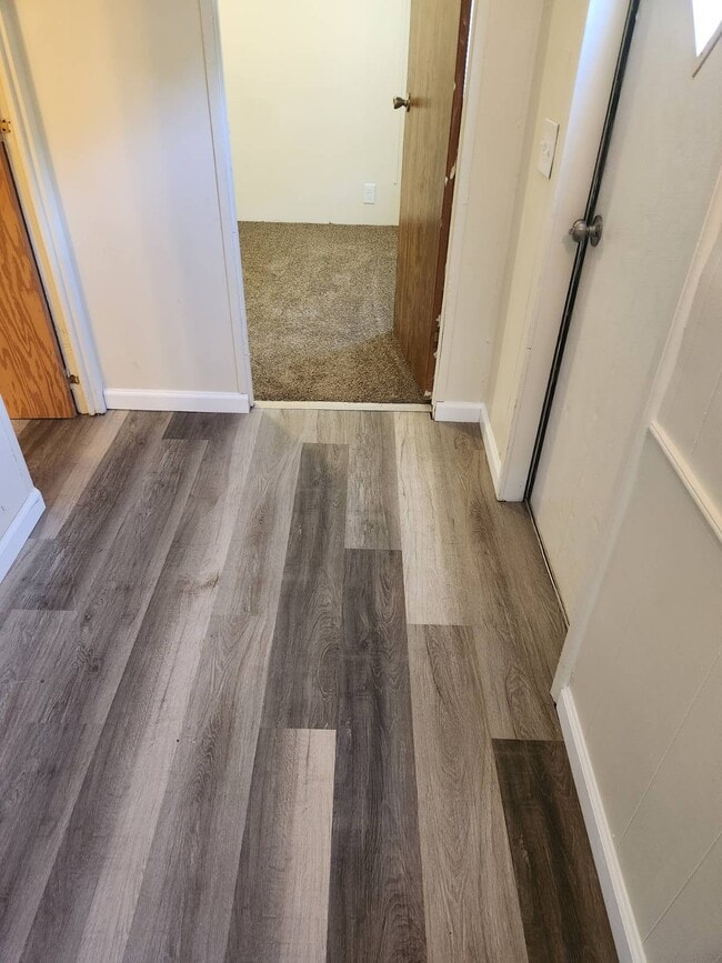 Building Photo - 180 Dixon Rd