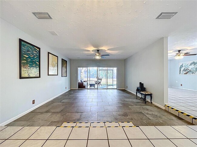 Building Photo - 1601 Riverhills Dr