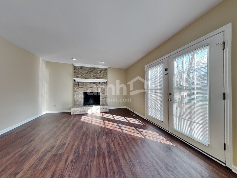 Building Photo - 1813 Bell Tower Cir