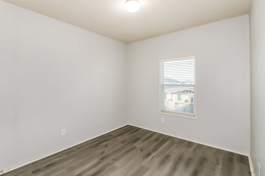 Building Photo - 19758 Crossfalls Ln