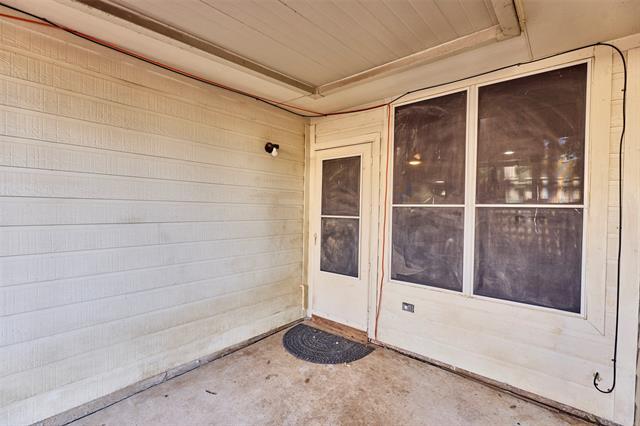 Building Photo - 2840 Clear Creek Dr