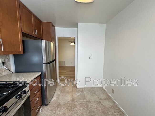 Building Photo - 31555 Lindero Canyon Rd