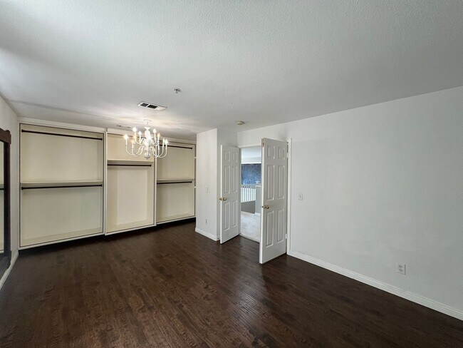 Building Photo - 13539 Whipple St