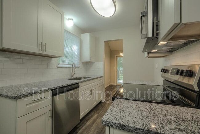 Building Photo - 613 NE 114th Terrace