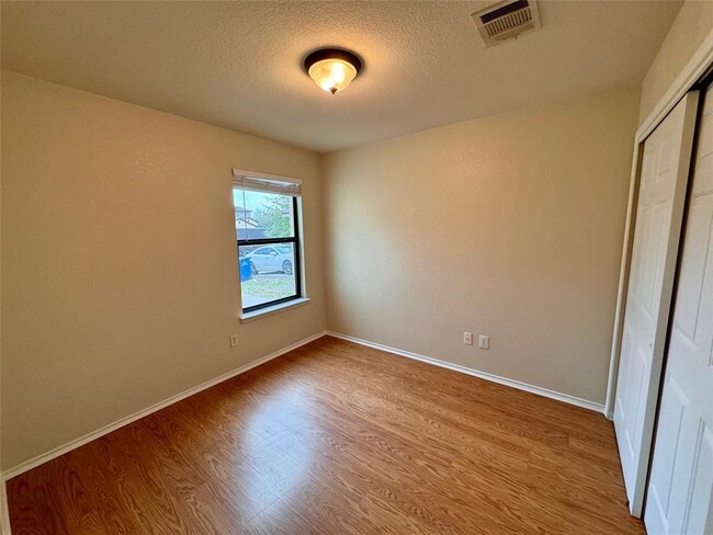 Building Photo - 5620 Victory Gallop Dr