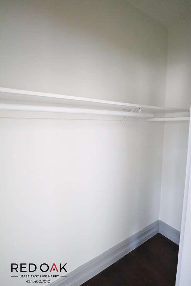 Building Photo - 945 Beacon Ave