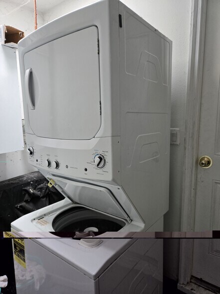 Building Photo - 4720 SE 52nd Ave