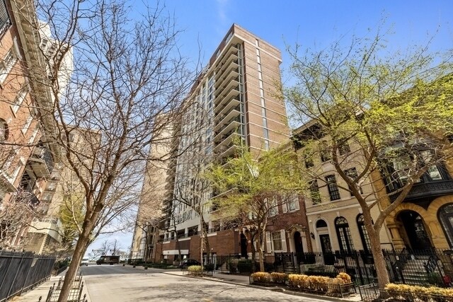 Primary Photo - 71 E Division St