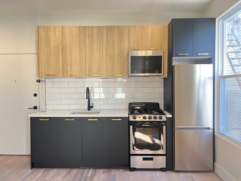 Unit 2B - 46 Van Reipen Ave