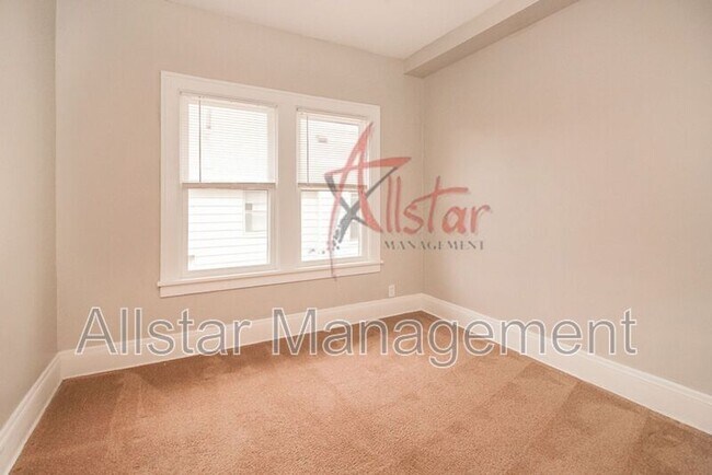 Building Photo - 1550 Glenmont Rd