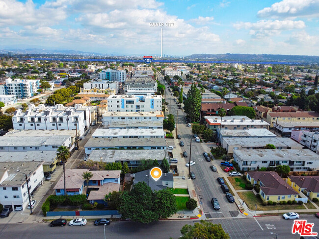 Building Photo - 12637 Pacific Ave