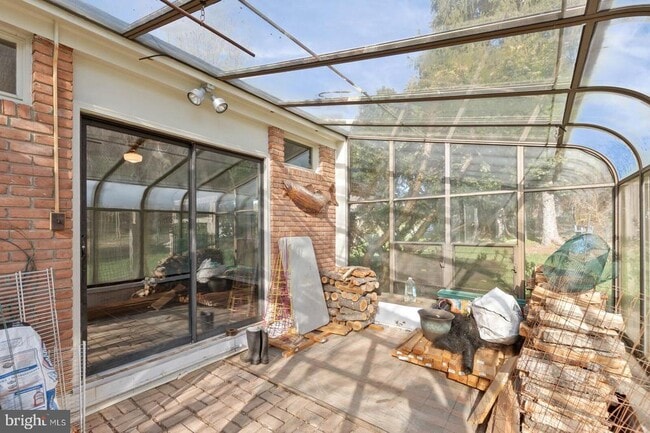Building Photo - 9711 Cinnamon Creek Dr