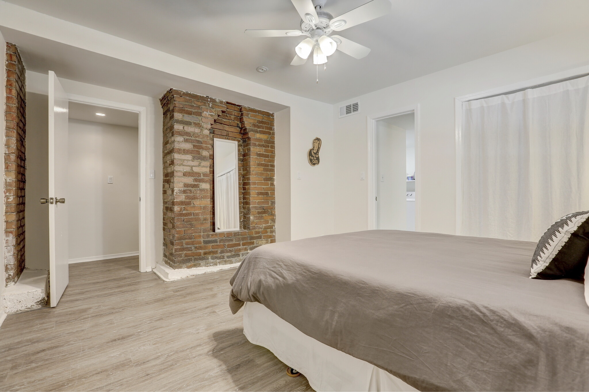 Building Photo - 352 5th Street NE