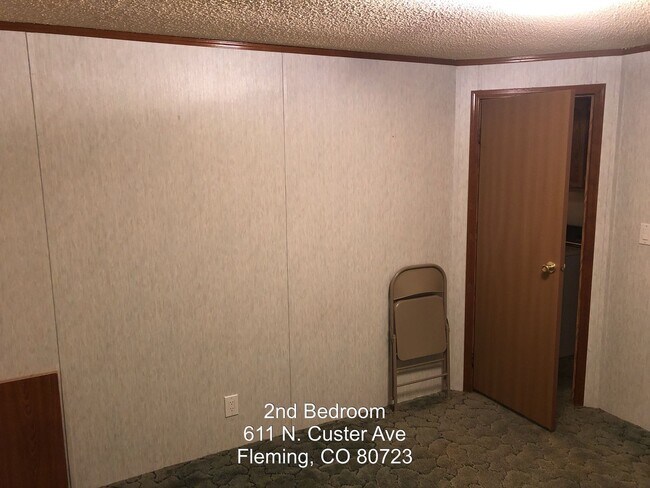 Building Photo - 611 N Custer Ave